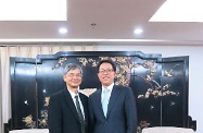 The Secretary for Labour and Welfare, Dr Law Chi-kwong, conducted his second-day visit programme in Beijing. Photo shows Dr Law (left) meeting with the Director of the Hong Kong and Macao Affairs Office of the State Council, Mr Zhang Xiaoming. Dr Law briefed him on the latest developments of various labour and welfare policies in the Hong Kong Special Administrative Region.