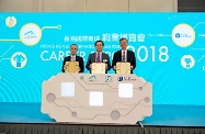 The Secretary for Labour and Welfare, Dr Law Chi-kwong, attended Hong Kong International Airport Career Expo 2018. Photo shows Dr Law (first right) officiating at its opening ceremony.