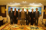The Secretary for Labour and Welfare, Mr Matthew Cheung Kin-chung (third right), pictures with leaders of the Chinese General Chamber of Commerce. Accompanying Mr Cheung are Permanent Secretary for Labour and Welfare, Miss Annie Tam (third left), and Deputy Commissioner for Labour, Mr Byron Ng (first left).